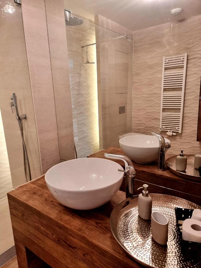 Majestic Golden View Apartment บราติสลาวา ภายนอก รูปภาพ